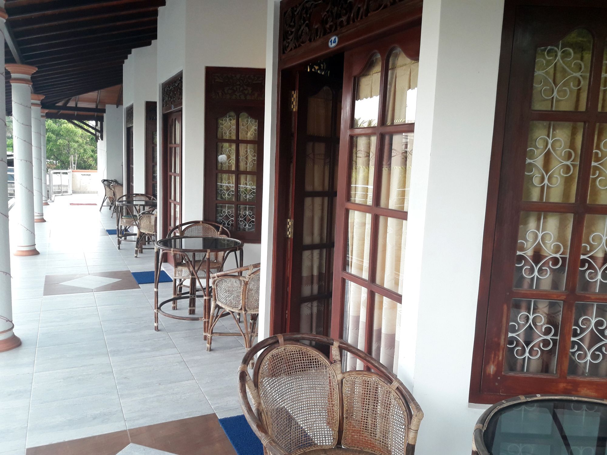 ברוואלה Lagoon Garden Hotel מראה חיצוני תמונה